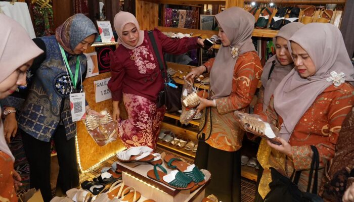 Antusias Pengunjung Padati Stand TRIBLEEFOOTWEAR pada Hari Pertama PERSIT BISA 2 Tahun 2026