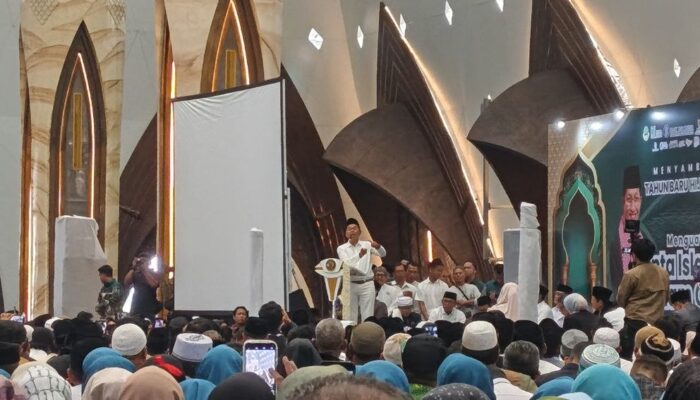Sambut Tahun Baru Hijriah KDM Sampaikan Ini Di Depan Puluhan Ribu Jamaah