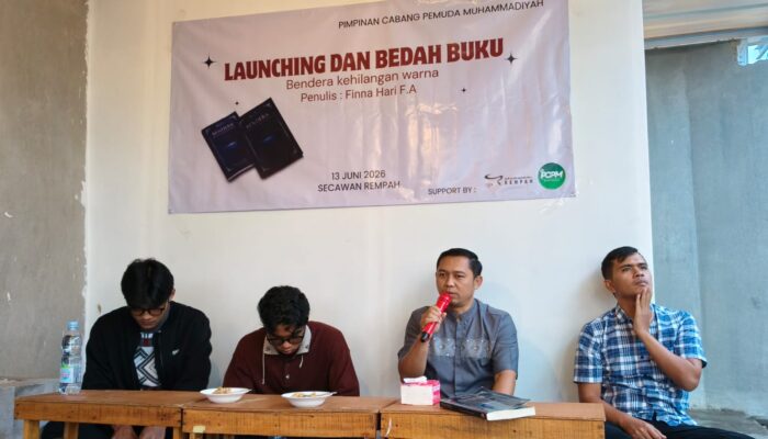 Dosen UNISA Bandung Soroti Krisis Identitas Muslim dalam Bedah Buku “Bendera Kehilangan Warna”