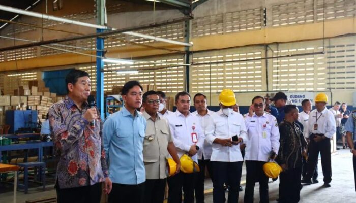 Sekda Dampingi Wapres Tinjau Pabrik UNITED E-Motor Plant 3 di Curug
