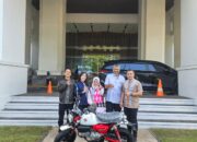 Apresiasi Loyalitas Merchant, BRI Regional Office 09 Bandung Serahkan Hadiah Motor Honda Monkey kepada Pemenang Program Merchant Lucky Ride