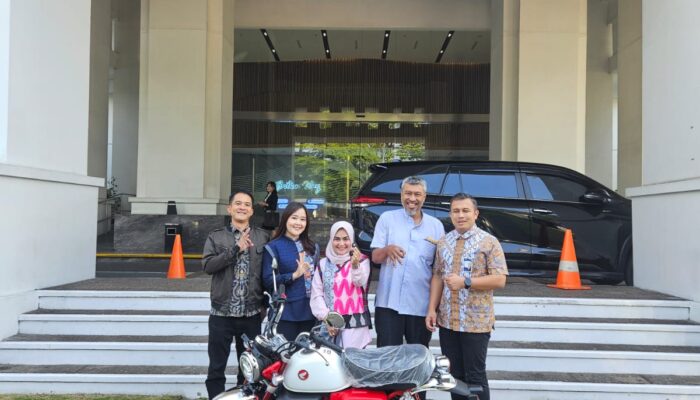 Apresiasi Loyalitas Merchant, BRI Regional Office 09 Bandung Serahkan Hadiah Motor Honda Monkey kepada Pemenang Program Merchant Lucky Ride