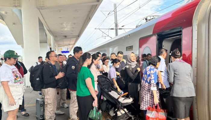 Penumpang Whoosh Capai 126 Ribu Selama Long Weekend Idul Adha dan Hari Lahir Pancasila, Perjalanan Tambahan Habis Terjual