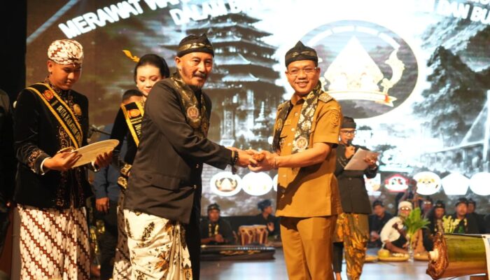 Lestarikan Budaya Sunda, KDS Tantang Kadisbud Gelar Festival Seni 3 Episode