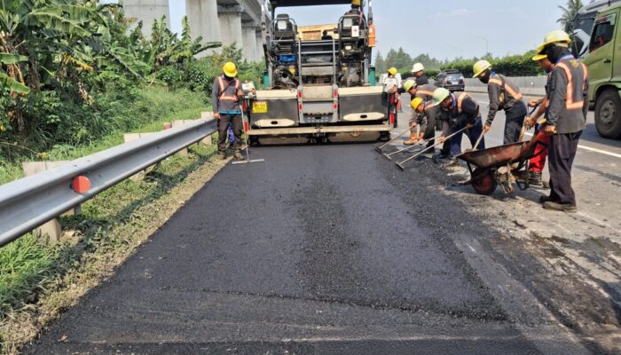 Tingkatkan Kenyamanan Pengguna Jalan, Jasa Marga Lakukan Preservasi Rutin di Ruas Tol Cipularang dan Padaleunyi