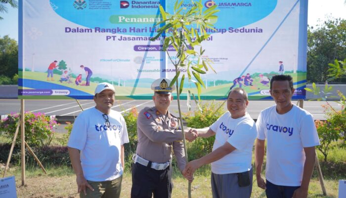 JTT Perkuat Komitmen Pelestarian Lingkungan Melalui Penanaman 300 Pohon di Koridor Jalan Tol Trans Jawa