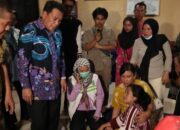 Gerak Cepat! Bupati Maesyal Pastikan Warga Terdampak Kebakaran TPA Jatiwaringin Terlayani Maksimal