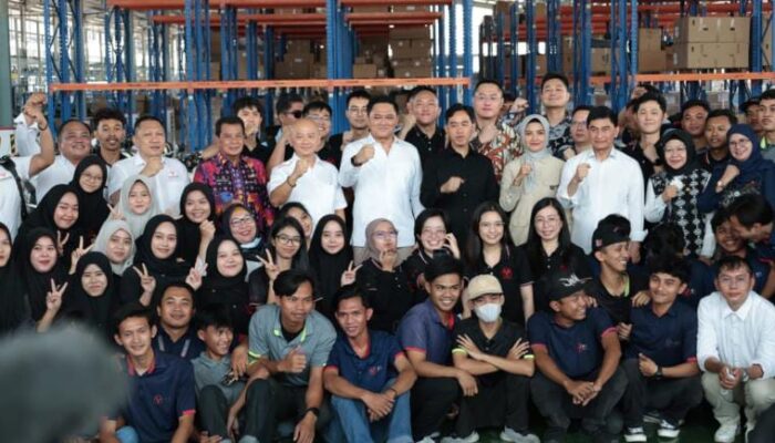 Bupati Tangerang Bersama Wagub Banten Dampingi Wapres Gibran Tinjau Industri Motor Listrik