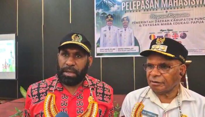 Bupati Elvis Tabuni Lepas 15 Mahasiswa Pincak  Cerdas Angkatan I Tahun 2026