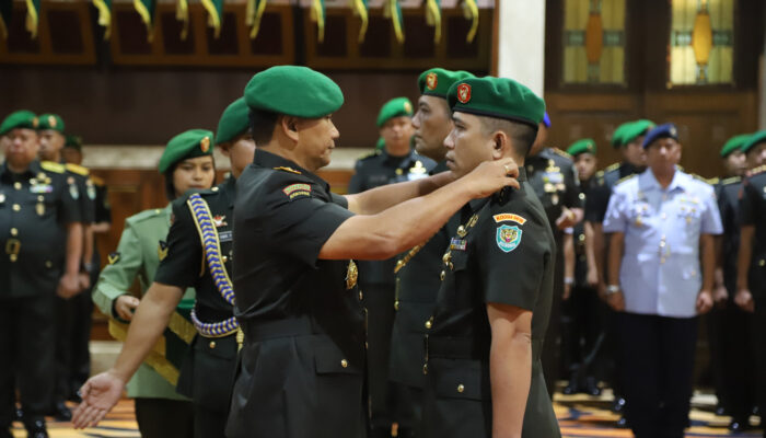 Tradisi dan Sertijab Dandim 0618/Kota Bandung, Pangdam III/Siliwangi Tekankan Penguatan Sinergitas dan Pembinaan Teritorial