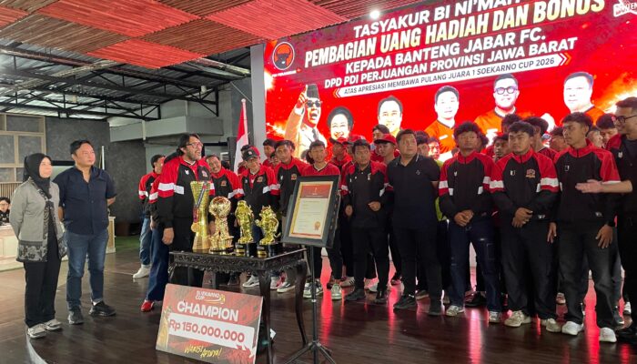 Apresiasi Juara Soekarno Cup, DPD PDI Perjuangan Jabar Serahkan Hadiah dan Bonus Rp660 Juta