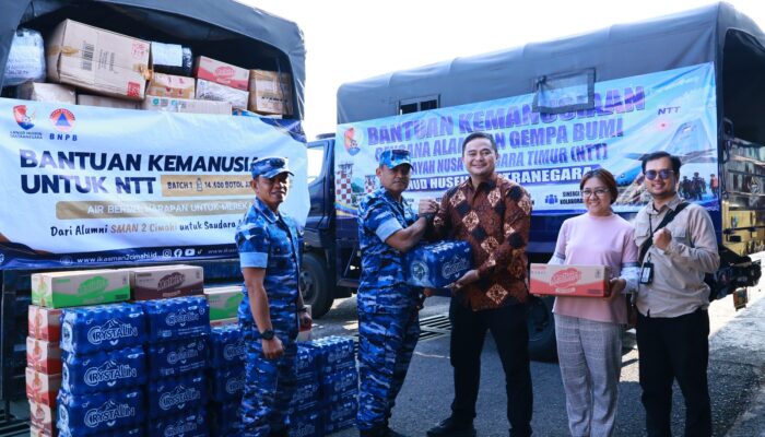 Wujud Kepedulian TNI AU, Lanud Husein Sastranegara Kirim Bantuan untuk Korban Bencana di NTT