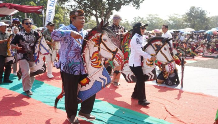 100 Penari Kuda Lumping Meriahkan Pangandaran Sambut Milangkala ke 14