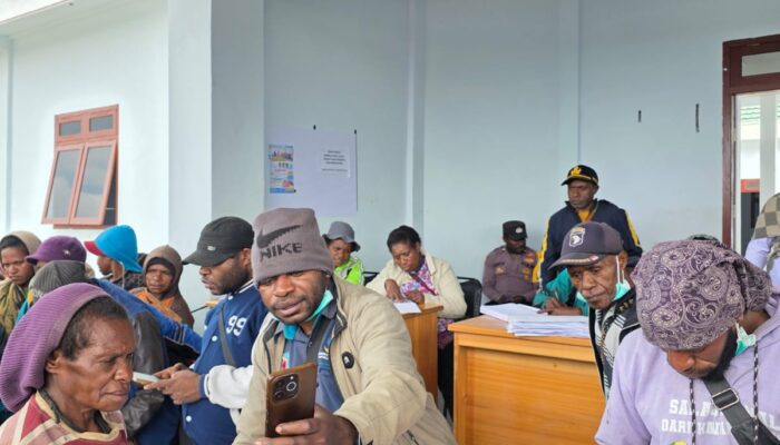 Hari Kedua Pelayanan Perlinsos di Deiyai Capai 1.000 Warga Terdaftar