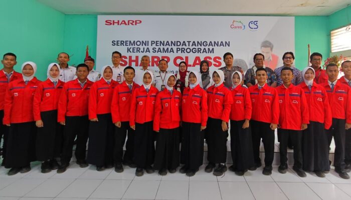 Sharp Class Jembatani Siswa SMK dengan Dunia Industri melalui Pelatihan Audio Video di Cikarang Barat
