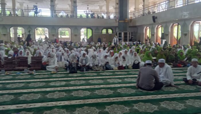 Ratusan Jamaah Padati Masjid Al-Amjad dalam Tasyakuran HUT ke-394 Kabupaten Tangerang